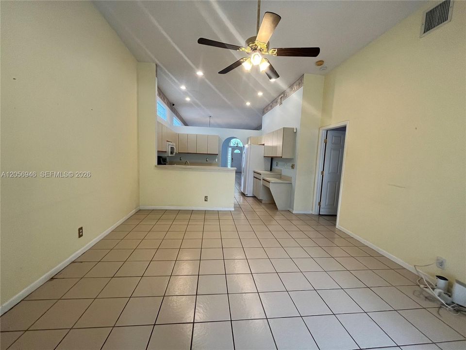 En Venta: $599,999 (3 camas, 2 baños, 1567 Pies cuadrados)