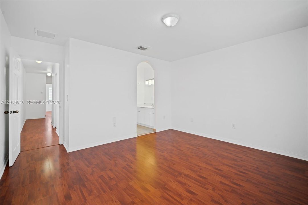 На продажу: $425,000 (2 спален, 2 ванн, 1568 Квадратных фут)
