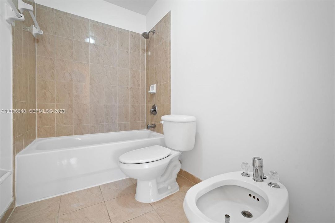 На продажу: $425,000 (2 спален, 2 ванн, 1568 Квадратных фут)