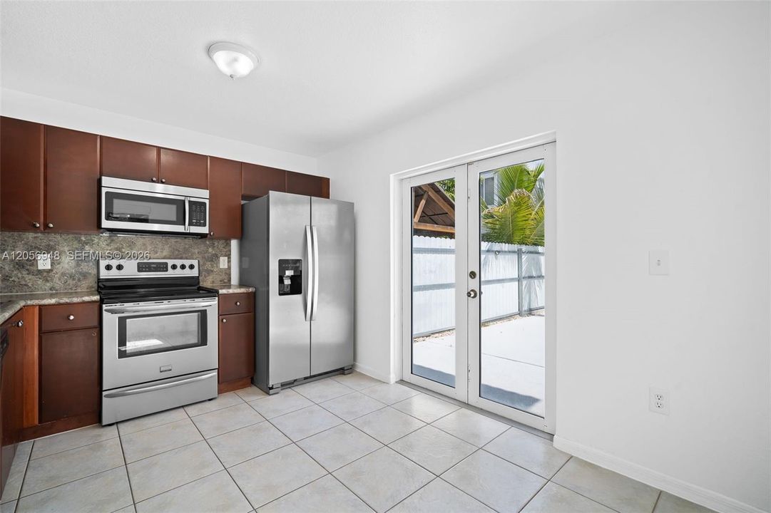 На продажу: $425,000 (2 спален, 2 ванн, 1568 Квадратных фут)