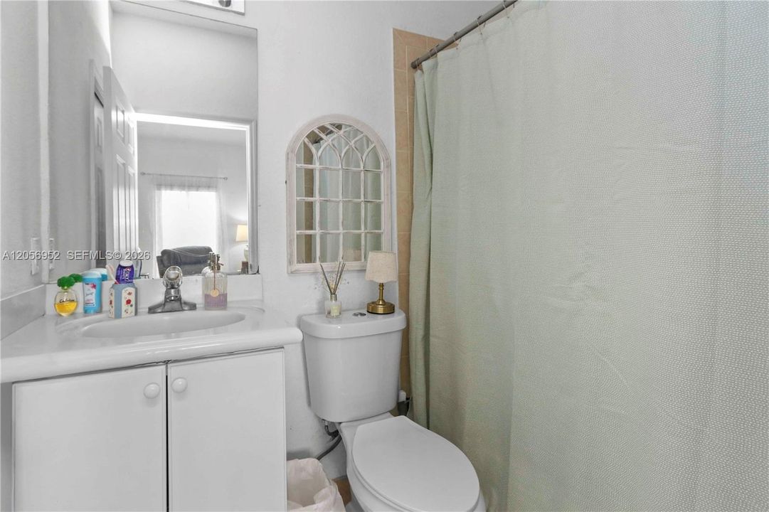En Venta: $529,000 (4 camas, 3 baños, 1507 Pies cuadrados)
