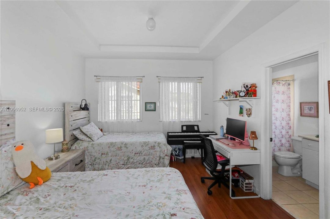En Venta: $529,000 (4 camas, 3 baños, 1507 Pies cuadrados)