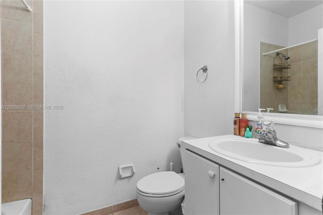 En Venta: $529,000 (4 camas, 3 baños, 1507 Pies cuadrados)