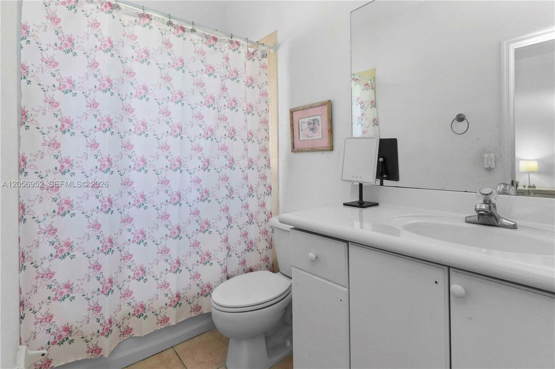 En Venta: $529,000 (4 camas, 3 baños, 1507 Pies cuadrados)