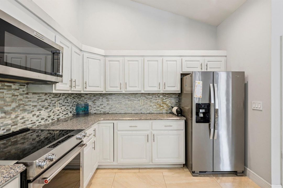 22-web-or-mls-Equestrian Dr-S1707-022