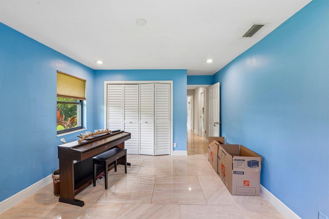 31-web-or-mls-Equestrian Dr-S1707-031
