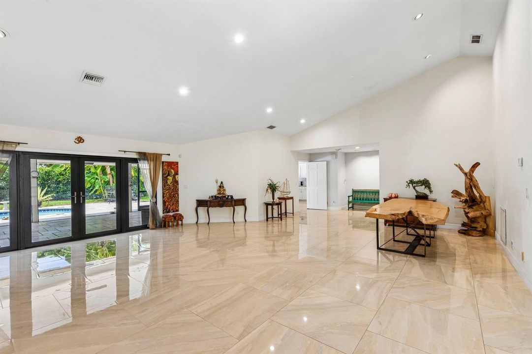 11-web-or-mls-Equestrian Dr-S1707-011