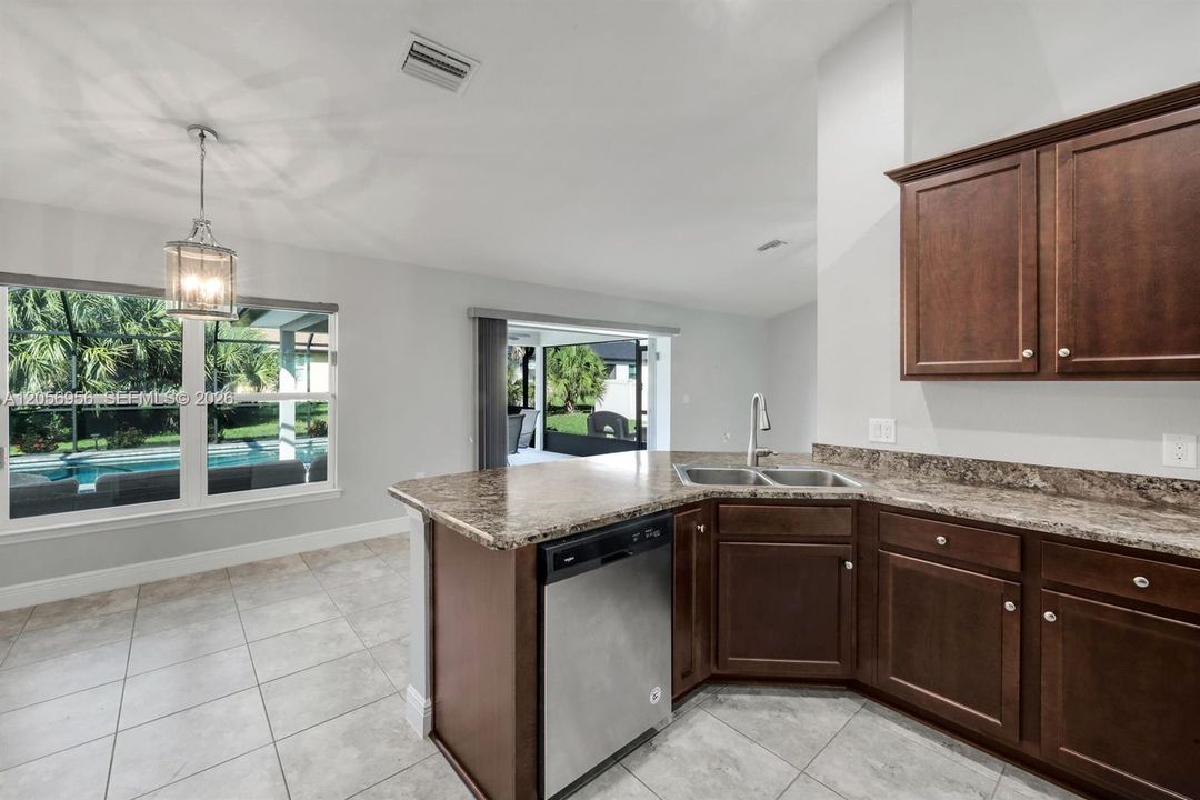 En Venta: $435,000 (3 camas, 2 baños, 0 Pies cuadrados)