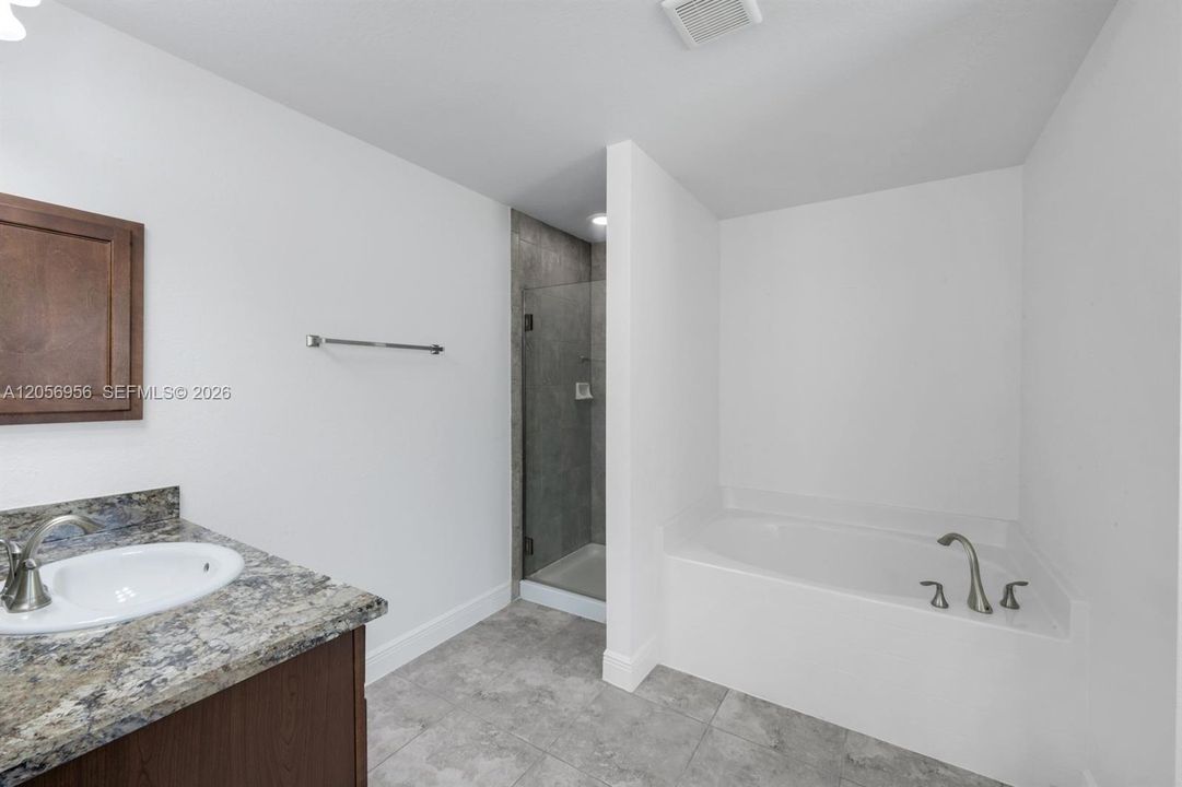 En Venta: $435,000 (3 camas, 2 baños, 0 Pies cuadrados)