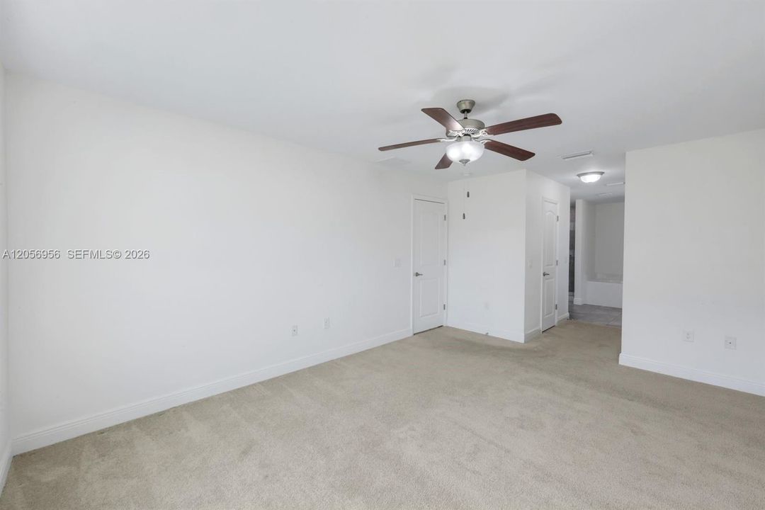 En Venta: $435,000 (3 camas, 2 baños, 0 Pies cuadrados)