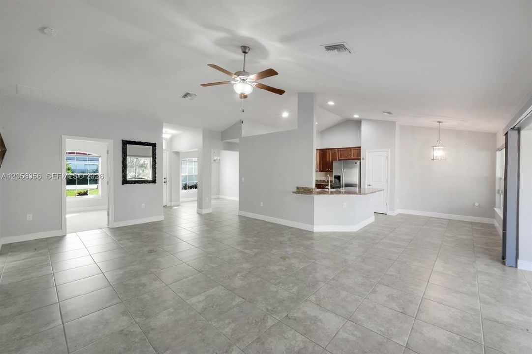 En Venta: $435,000 (3 camas, 2 baños, 0 Pies cuadrados)