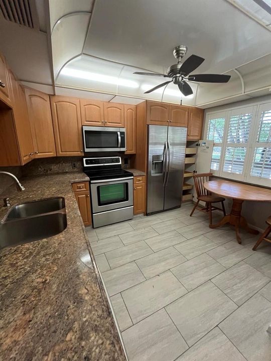 944EE42F-6134-4E8D-9ACC-9E1F4A387F5F