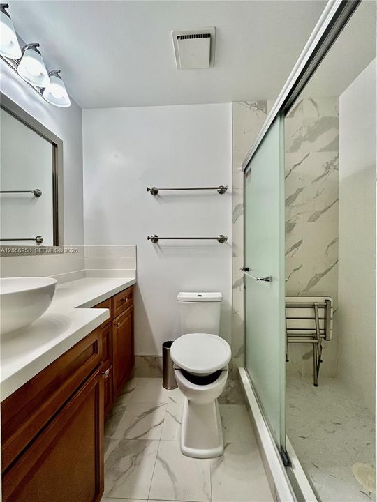 For Sale: $289,900 (2 beds, 2 baths, 960 Square Feet)