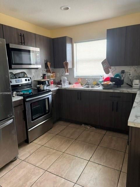 En Venta: $699,999 (0 camas, 0 baños, 2494 Pies cuadrados)