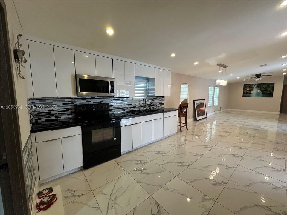 Active With Contract: $280,000 (4 beds, 2 baths, 2128 Square Feet)