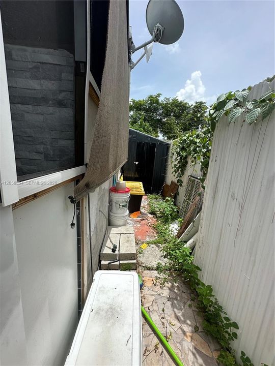 Active With Contract: $280,000 (4 beds, 2 baths, 2128 Square Feet)