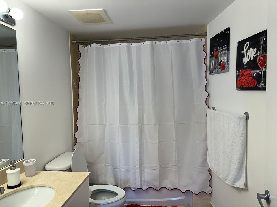 En Venta: $560,000 (2 camas, 2 baños, 1048 Pies cuadrados)