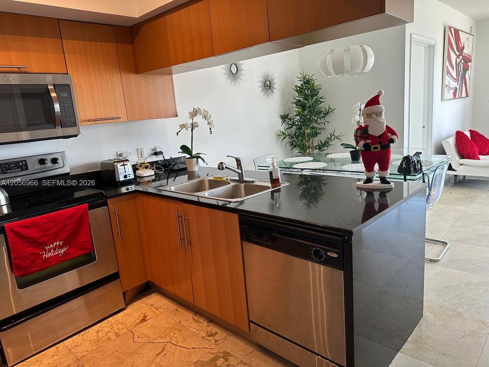 En Venta: $560,000 (2 camas, 2 baños, 1048 Pies cuadrados)