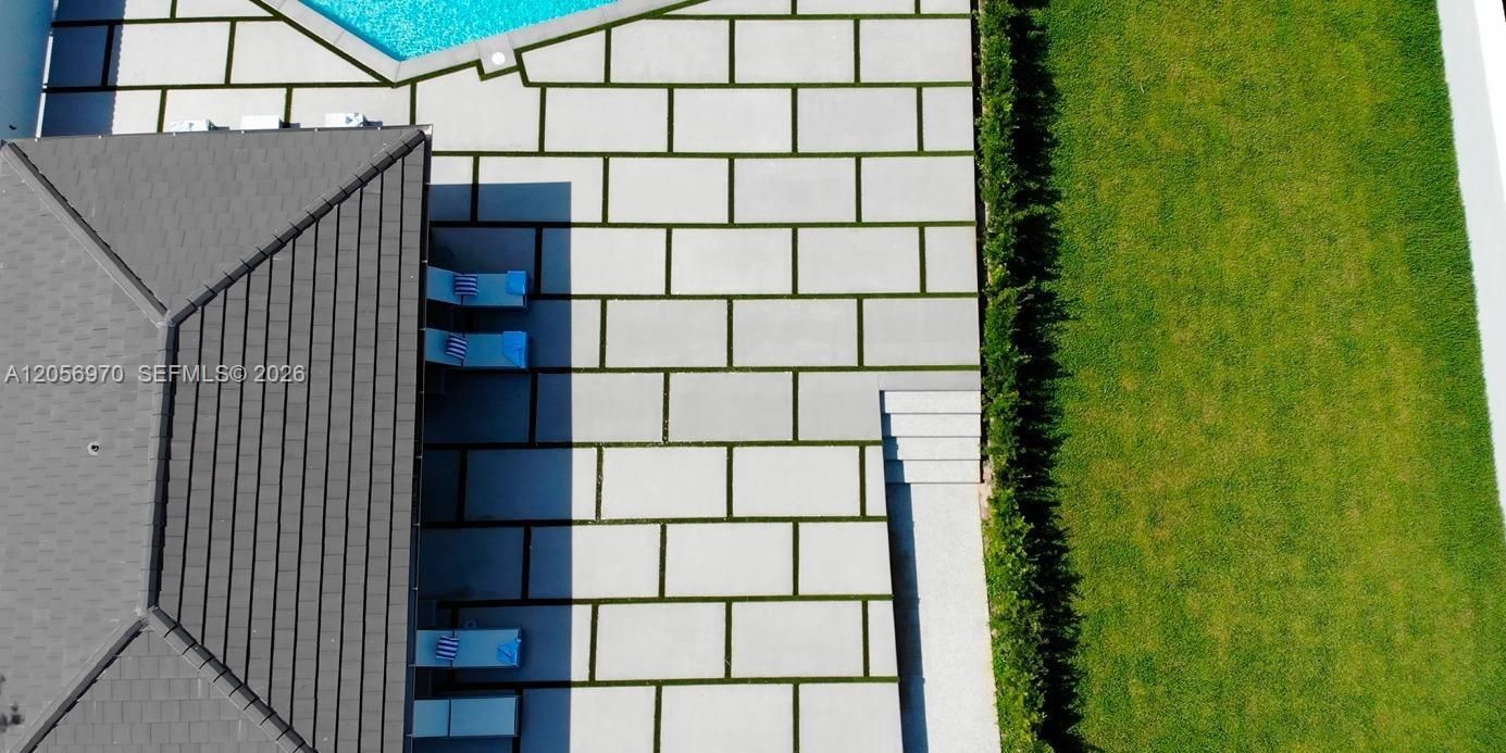 В аренду: $14,000 (10 спален, 6 ванн, 5116 Квадратных фут)