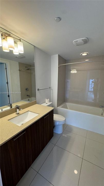 For Rent: $3,250 (2 beds, 2 baths, 950 Square Feet)