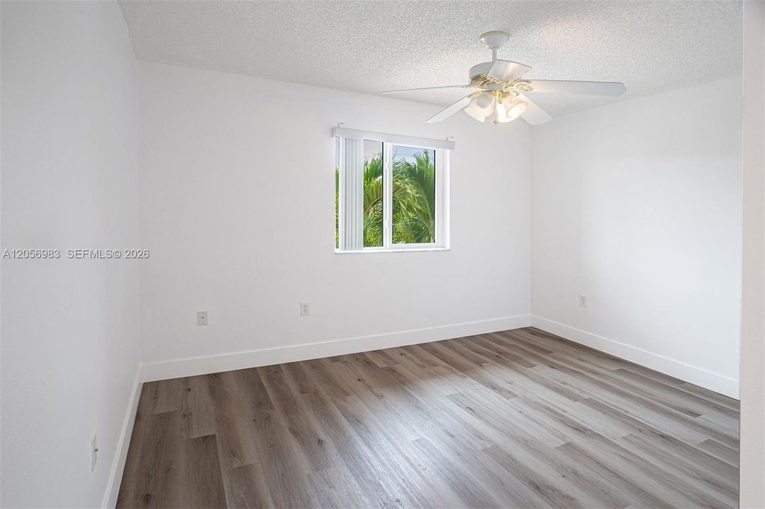 В аренду: $3,400 (4 спален, 3 ванн, 1705 Квадратных фут)
