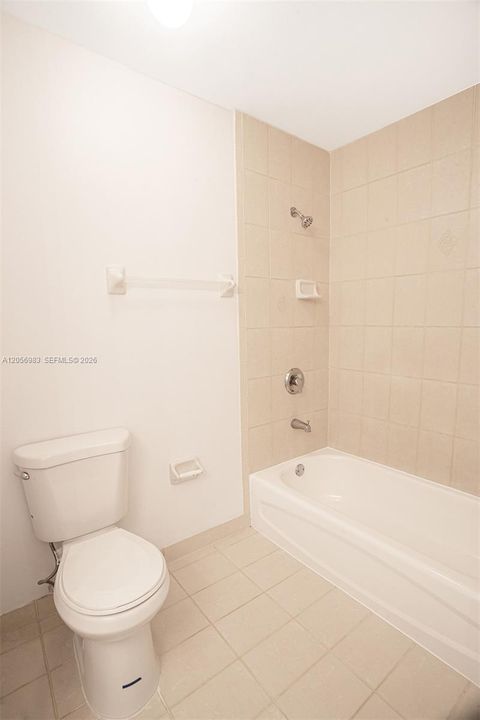 В аренду: $3,400 (4 спален, 3 ванн, 1705 Квадратных фут)