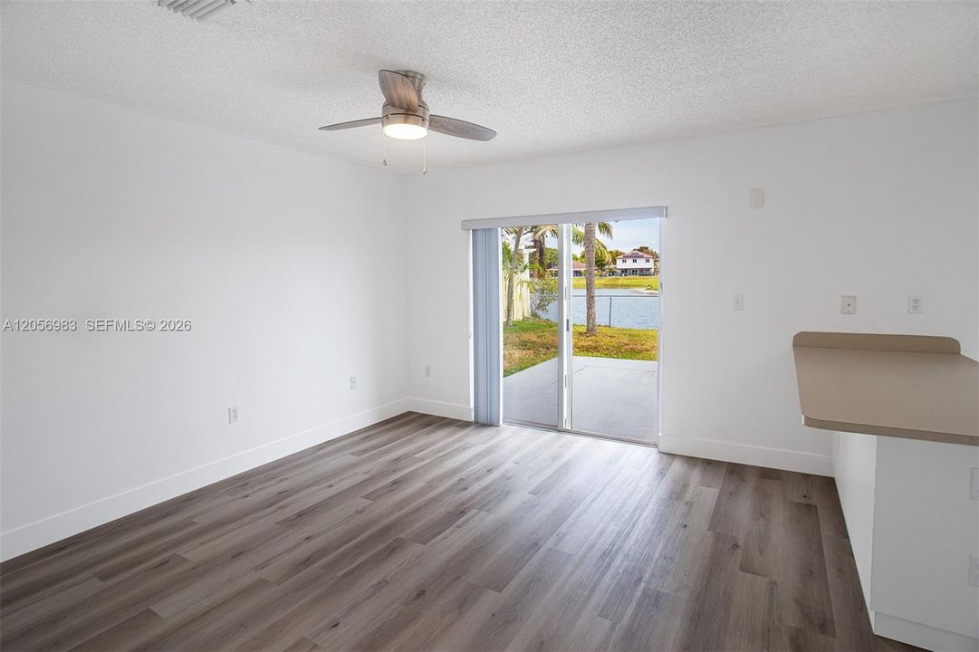 В аренду: $3,400 (4 спален, 3 ванн, 1705 Квадратных фут)