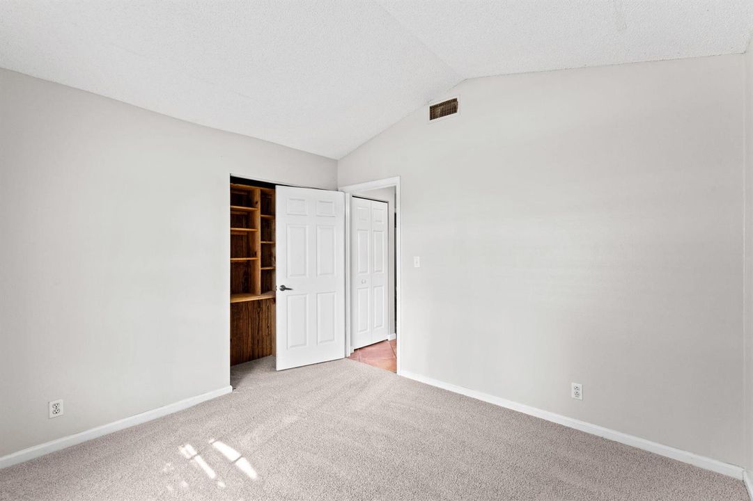 27-web-or-mls-A7409617
