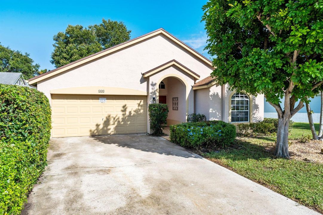 1-web-or-mls-A7409467