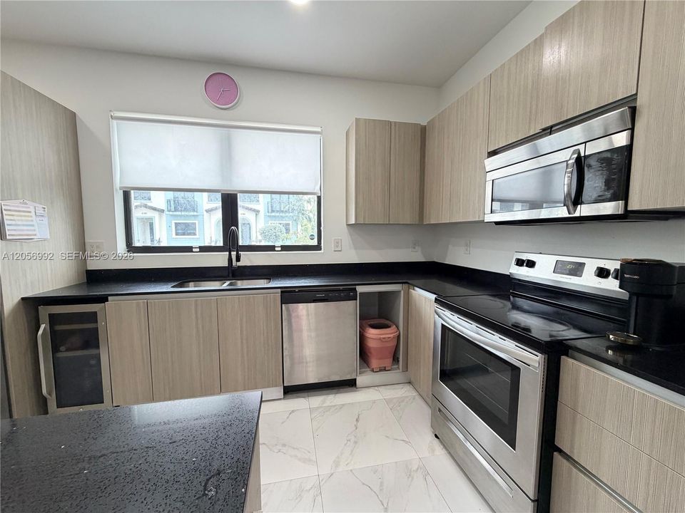 For Sale: $465,000 (3 beds, 2 baths, 1504 Square Feet)