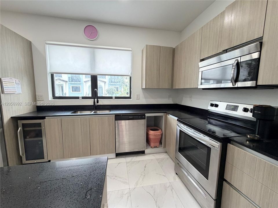 For Sale: $465,000 (3 beds, 2 baths, 1504 Square Feet)