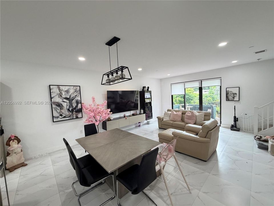 For Sale: $465,000 (3 beds, 2 baths, 1504 Square Feet)