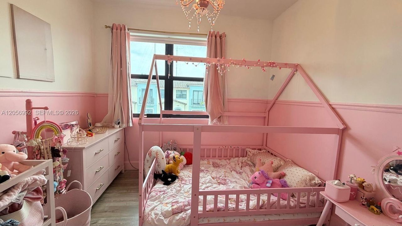 For Sale: $465,000 (3 beds, 2 baths, 1504 Square Feet)