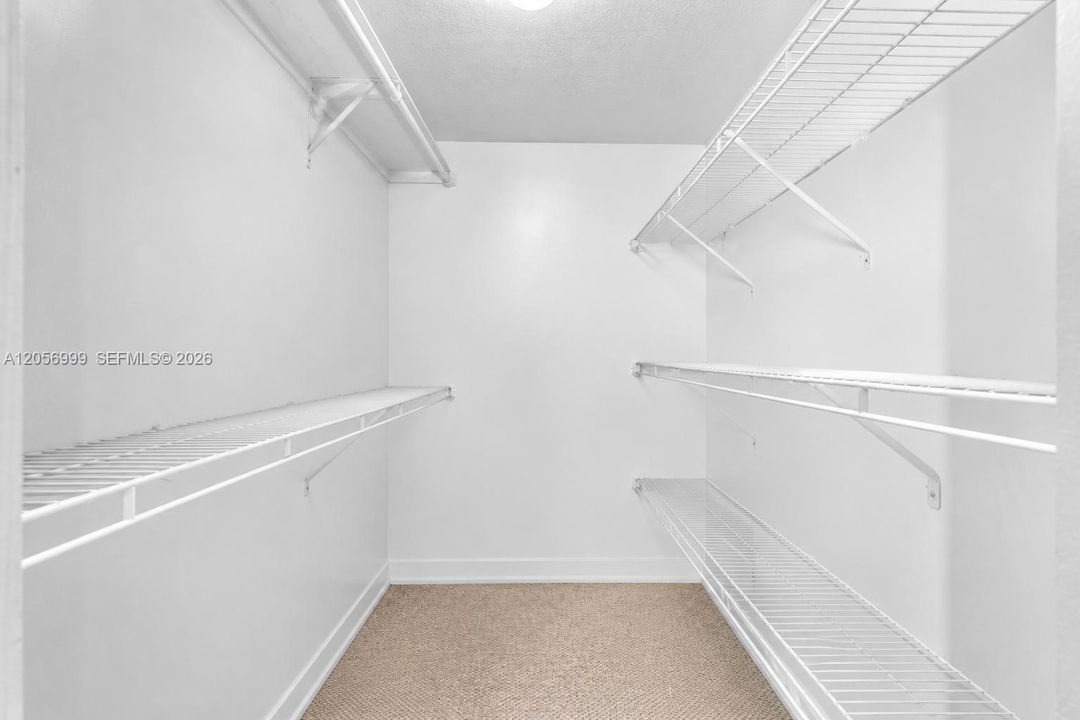 На продажу: $215,000 (2 спален, 1 ванн, 1160 Квадратных фут)
