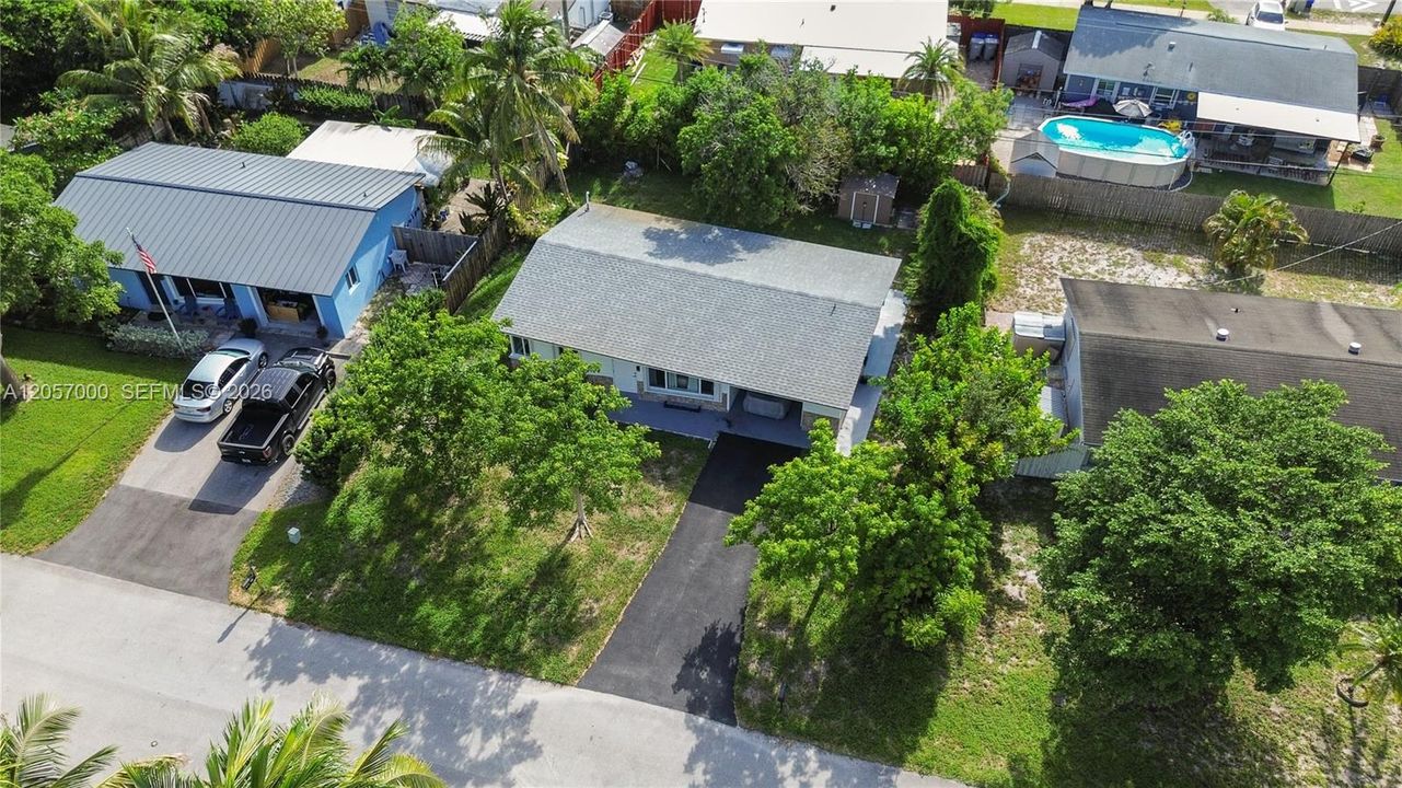 На продажу: $369,000 (2 спален, 1 ванн, 893 Квадратных фут)