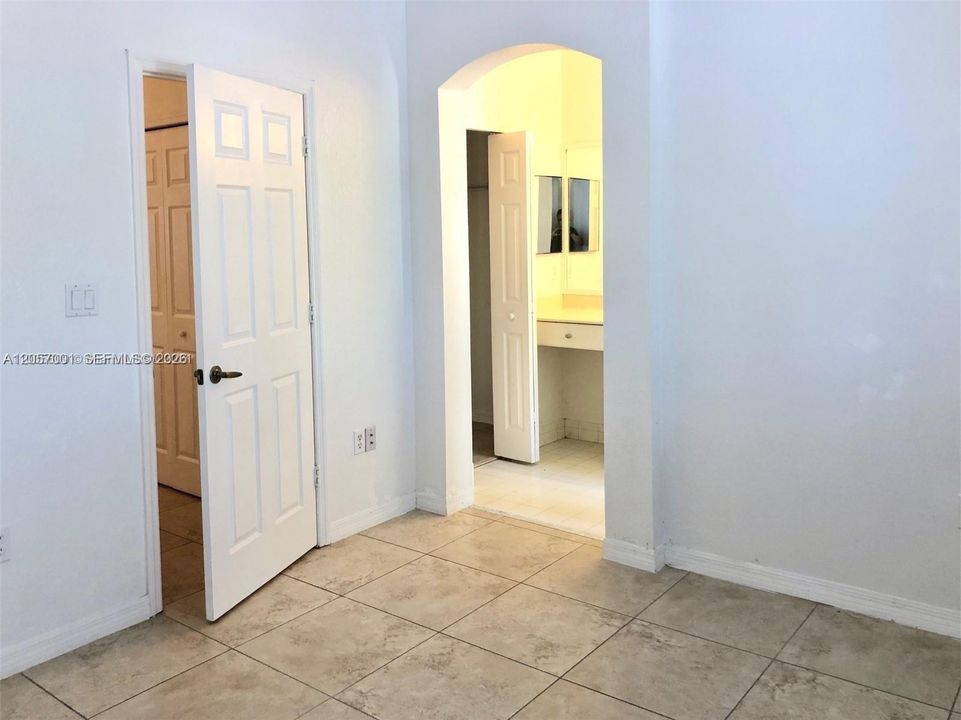 В аренду: $3,200 (3 спален, 3 ванн, 1462 Квадратных фут)