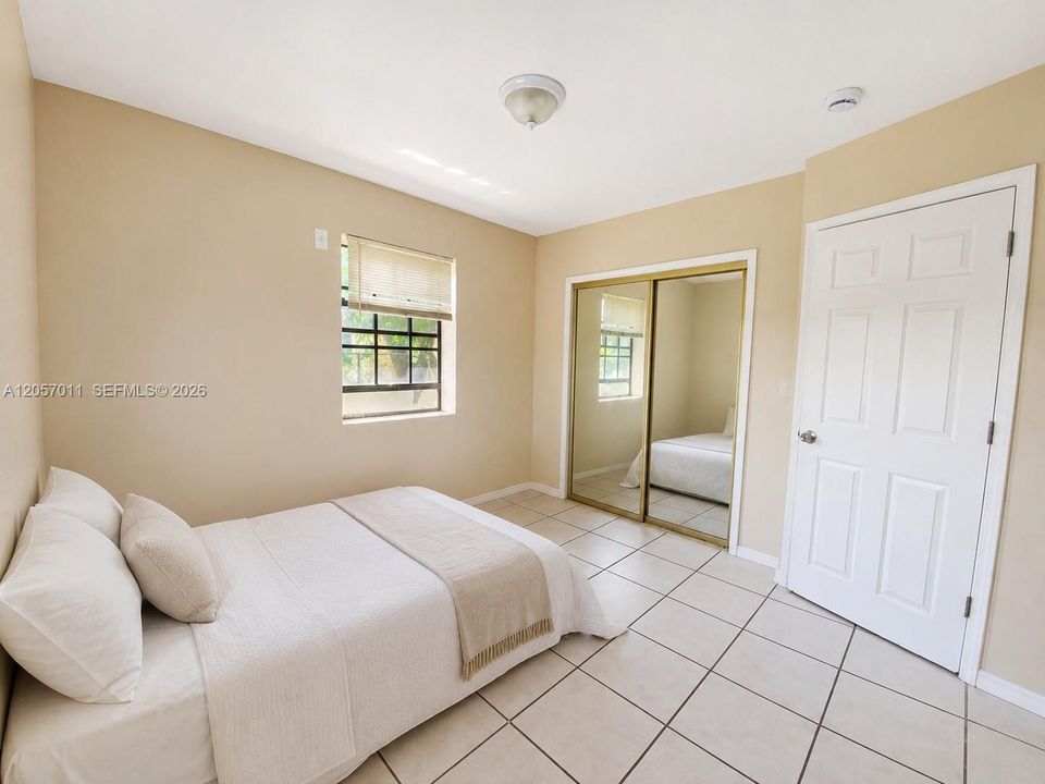 For Rent: $2,800 (3 beds, 1 baths, 2066 Square Feet)