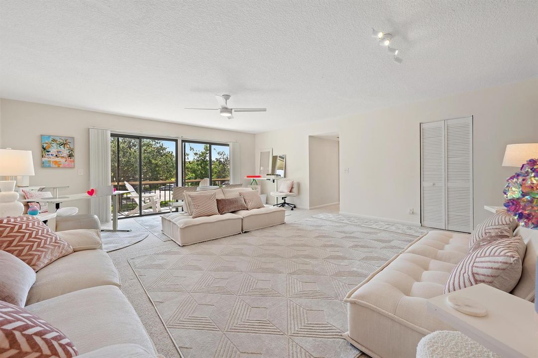 18480 SE Wood Haven Ln apt J-13
