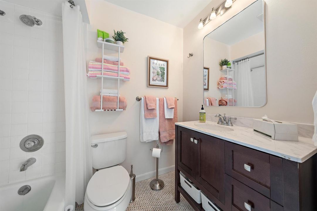 18480 SE Wood Haven Ln apt J-3
