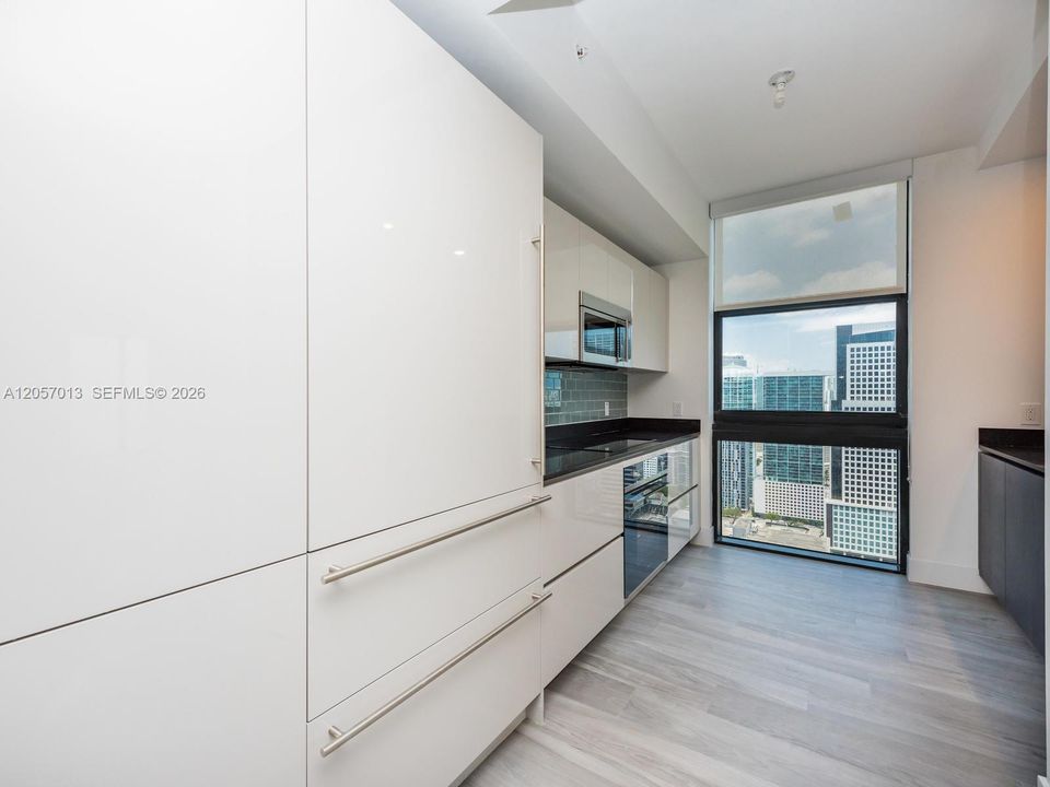 For Rent: $9,600 (3 beds, 3 baths, 1753 Square Feet)