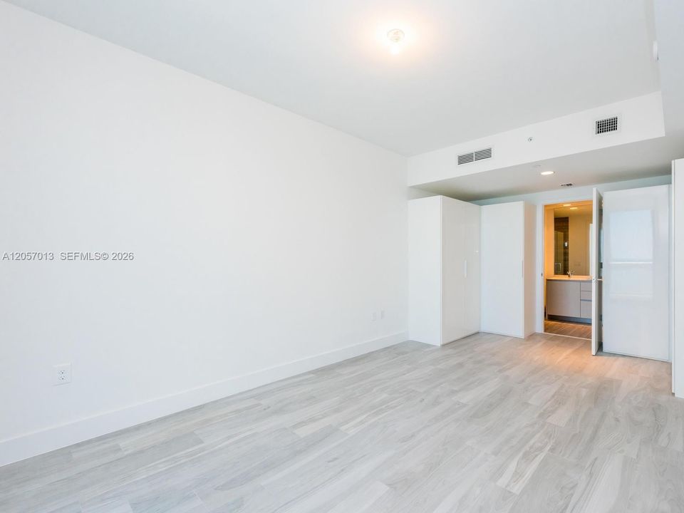 For Rent: $9,600 (3 beds, 3 baths, 1753 Square Feet)