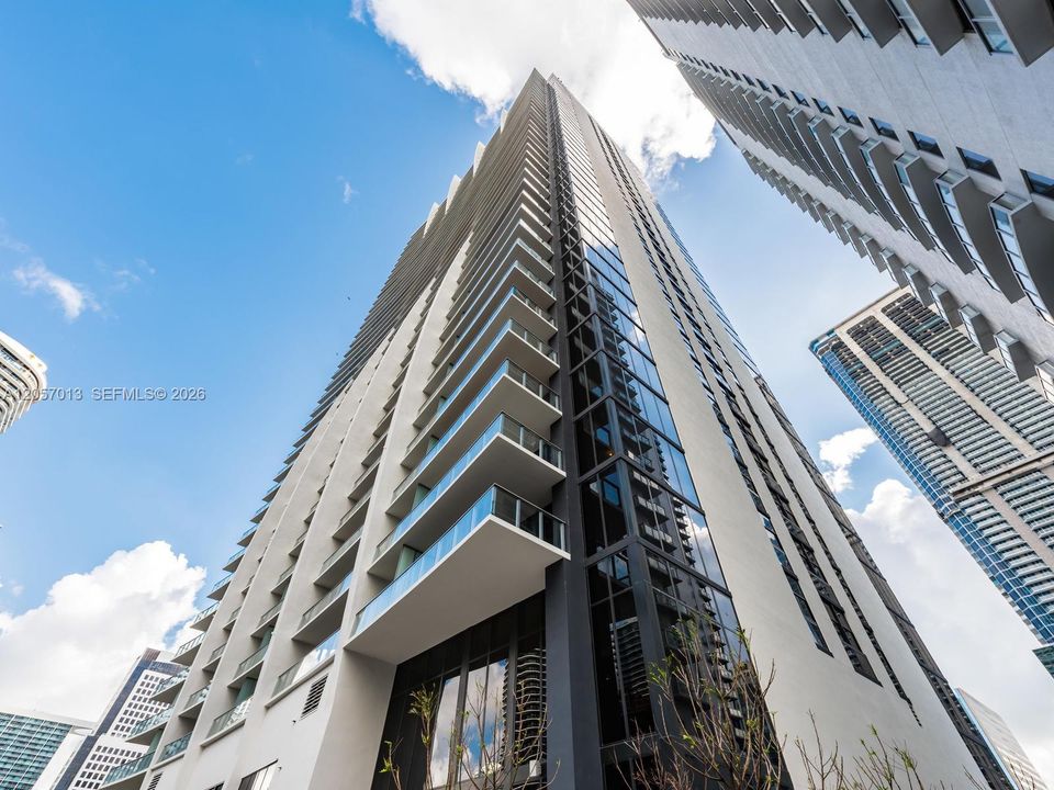 For Rent: $9,600 (3 beds, 3 baths, 1753 Square Feet)