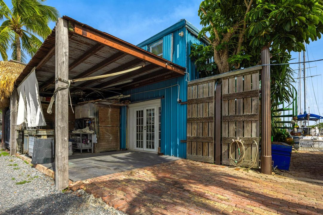 6810 Front St_1oakstudios_01