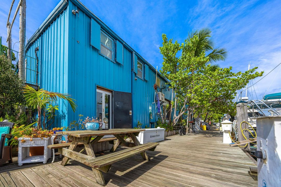 6810 Front St_1oakstudios_21