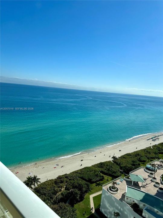 For Rent: $4,800 (2 beds, 2 baths, 1266 Square Feet)