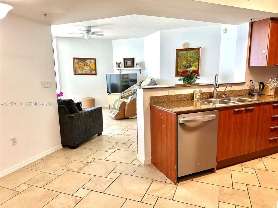 For Rent: $4,800 (2 beds, 2 baths, 1266 Square Feet)