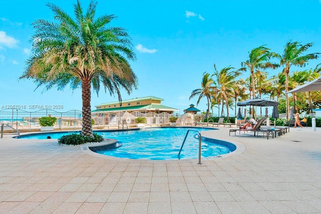 For Rent: $4,800 (2 beds, 2 baths, 1266 Square Feet)