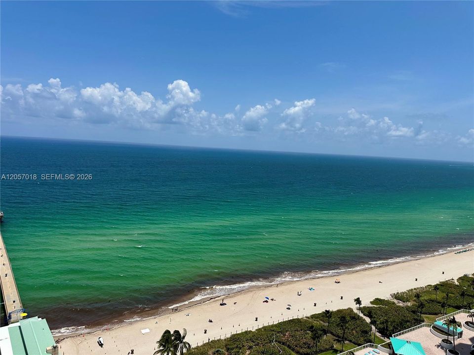 For Rent: $4,800 (2 beds, 2 baths, 1266 Square Feet)