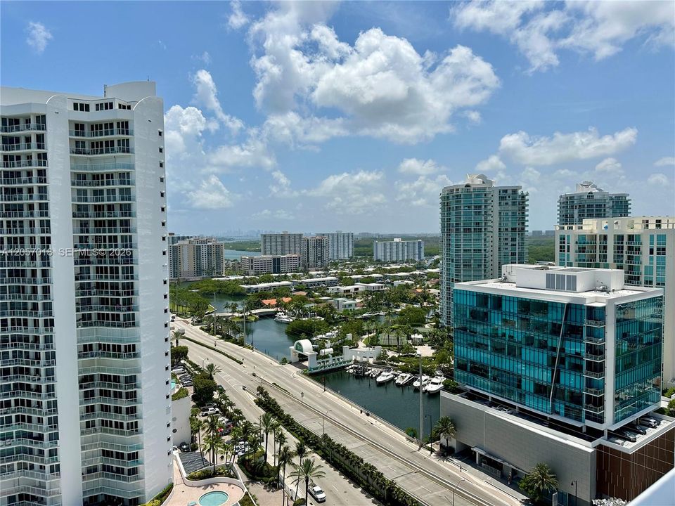 For Rent: $4,800 (2 beds, 2 baths, 1266 Square Feet)