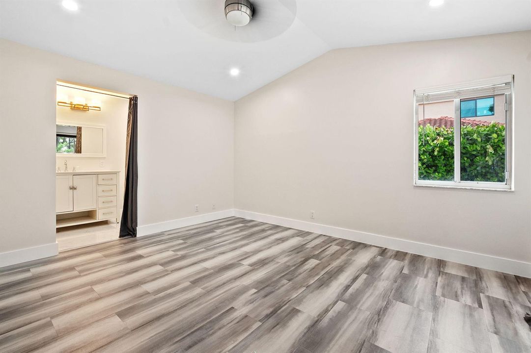 13-web-or-mls-4498-dogwood-cir
